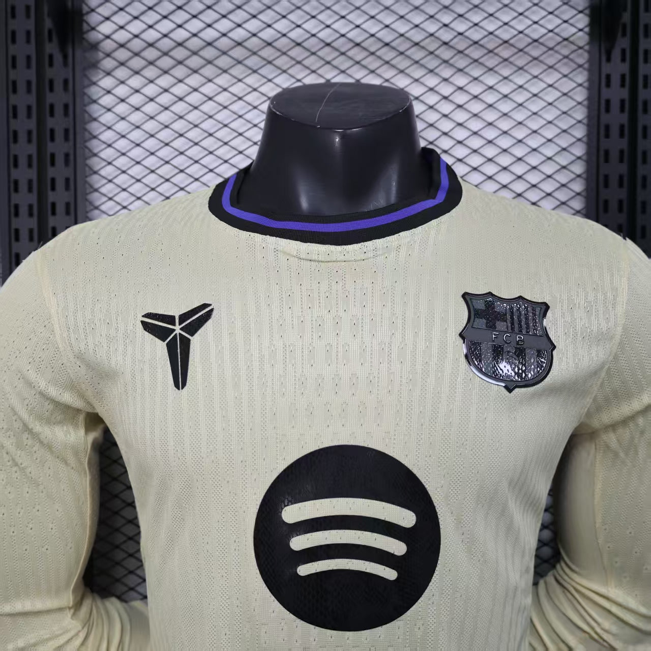 FC Barcelona 2025-26 Away Kit - Long Sleeve