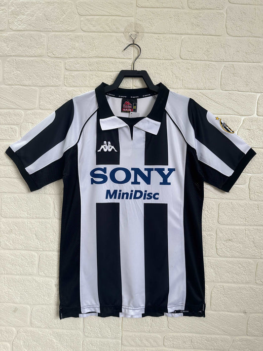 1997-98 Juventus Home Shirt