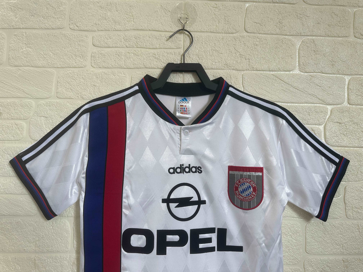 1996-98 Bayern Munich Away Shirt