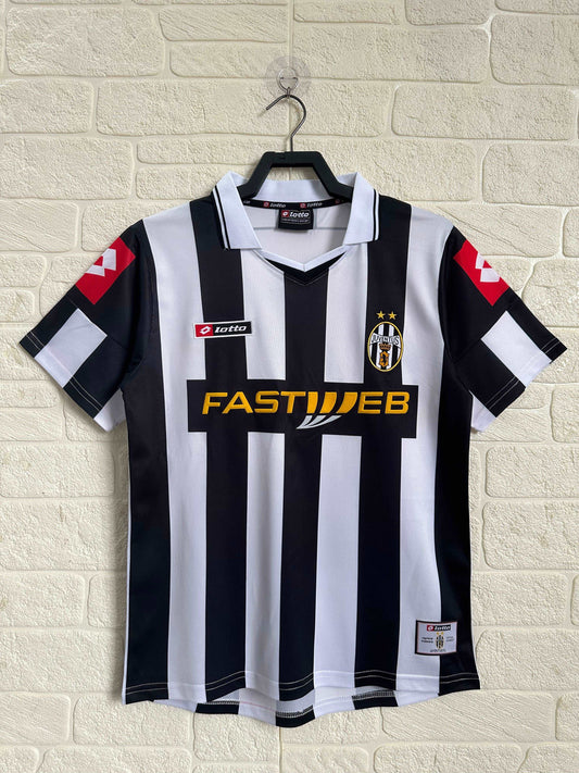 2001-02 Juventus Home Shirt - Retro Classic Kits