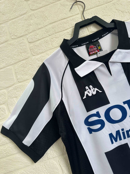 1997-98 Juventus Home Shirt