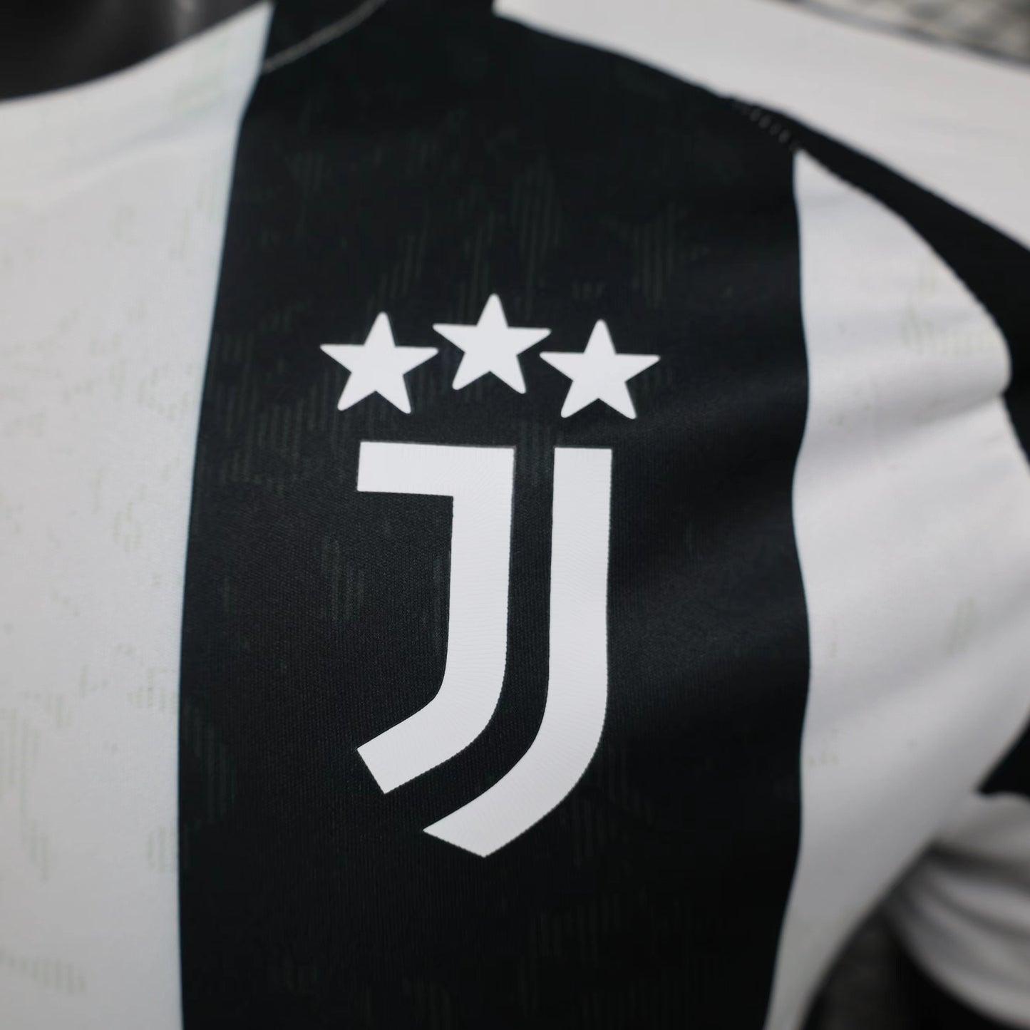 Camiseta local de la Juventus 2024-25