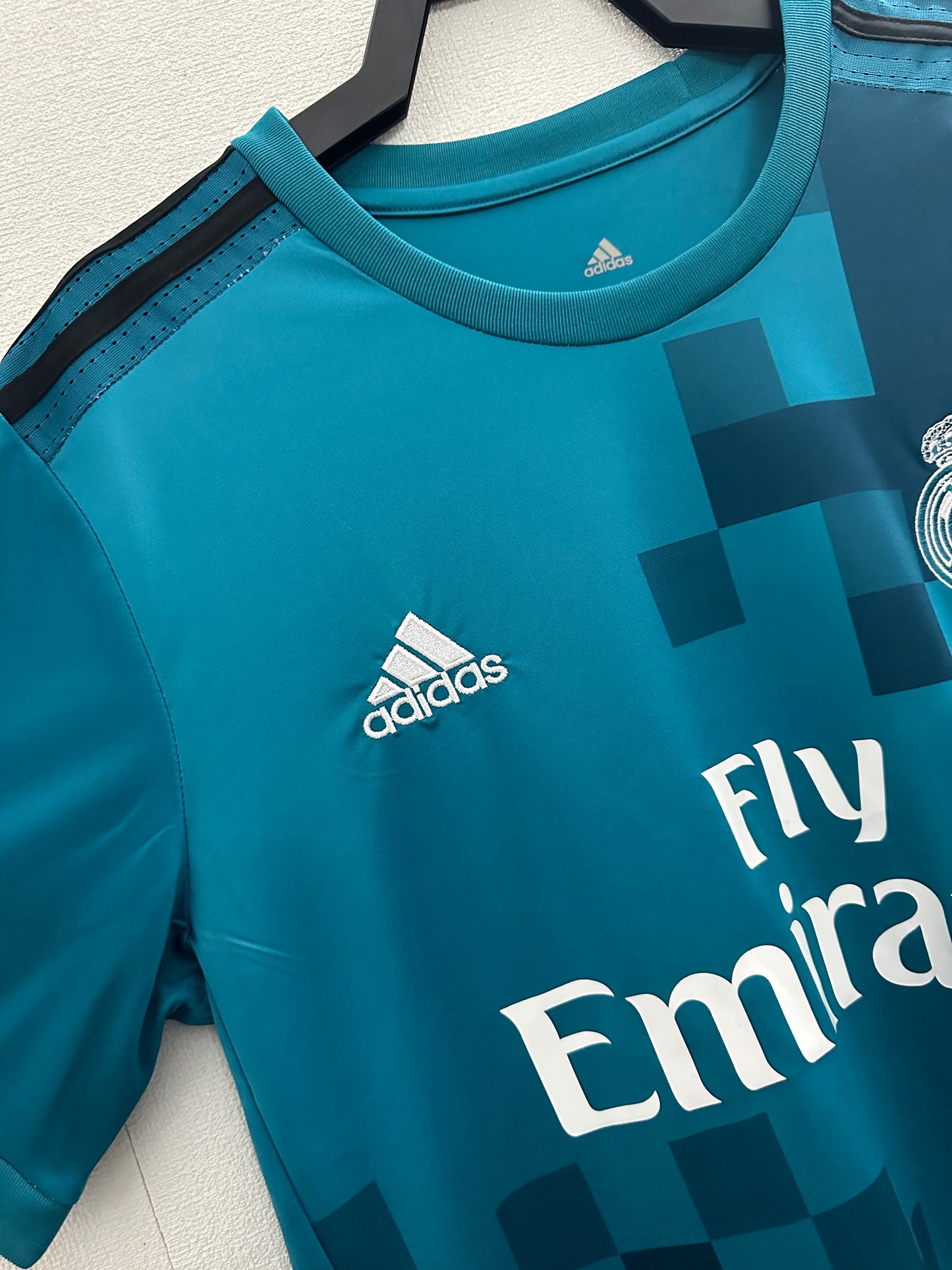 2017-18 Real Madrid Away Shirt