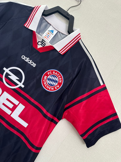 1997-99 Bayern Munich Away Shirt