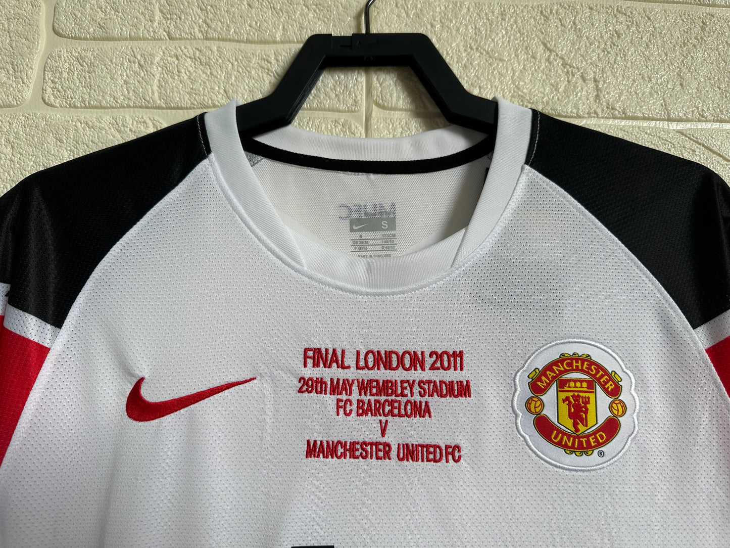 2010-11 Manchester United Away Shirt