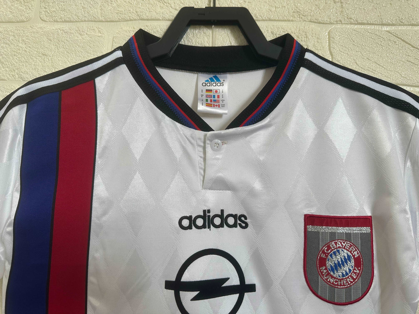 1996-98 Bayern Munich Away Shirt